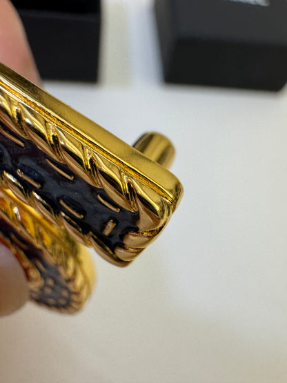 CHANEL 牛仔5號 胸針