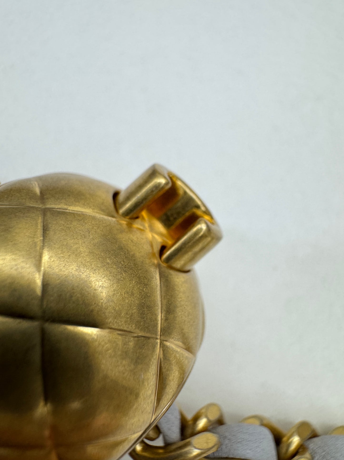 CHANEL Mini CF20 金球 淺灰色