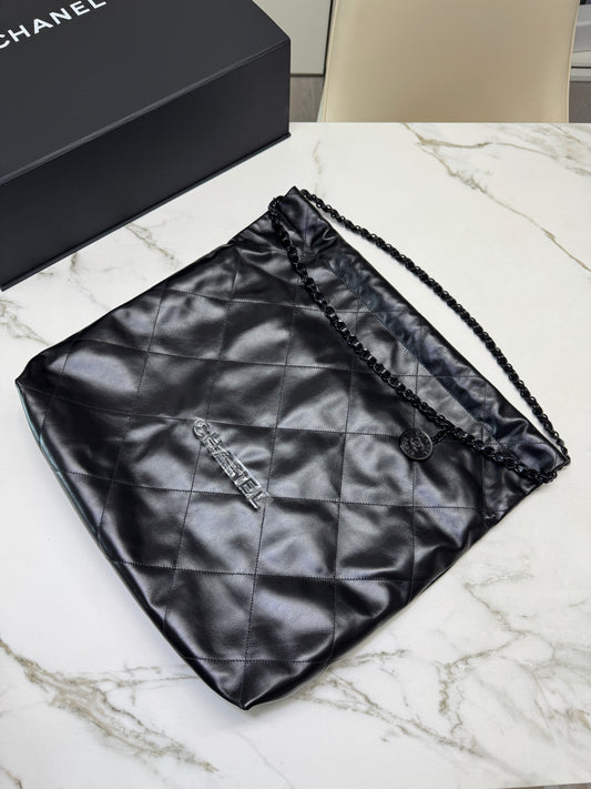 CHANEL 22 Bag Large So Black