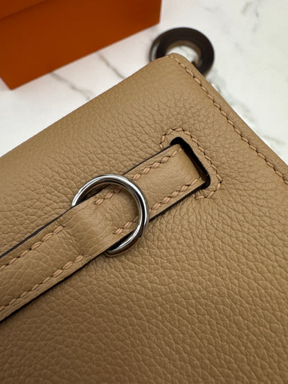 HERMES Kelly Danse 奶茶色銀扣 Chai Evercolor PHW