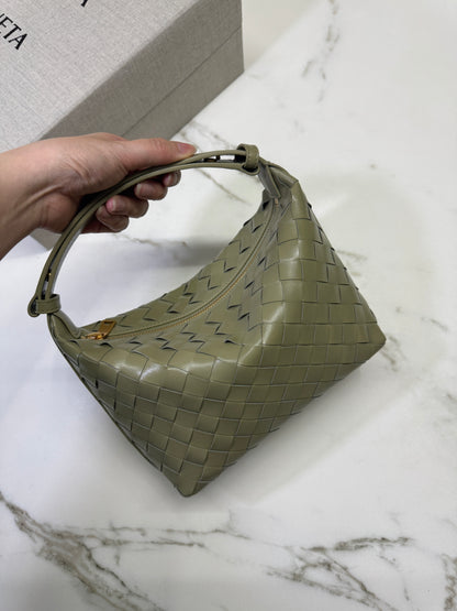 BV Wallace Travertine 洞石綠