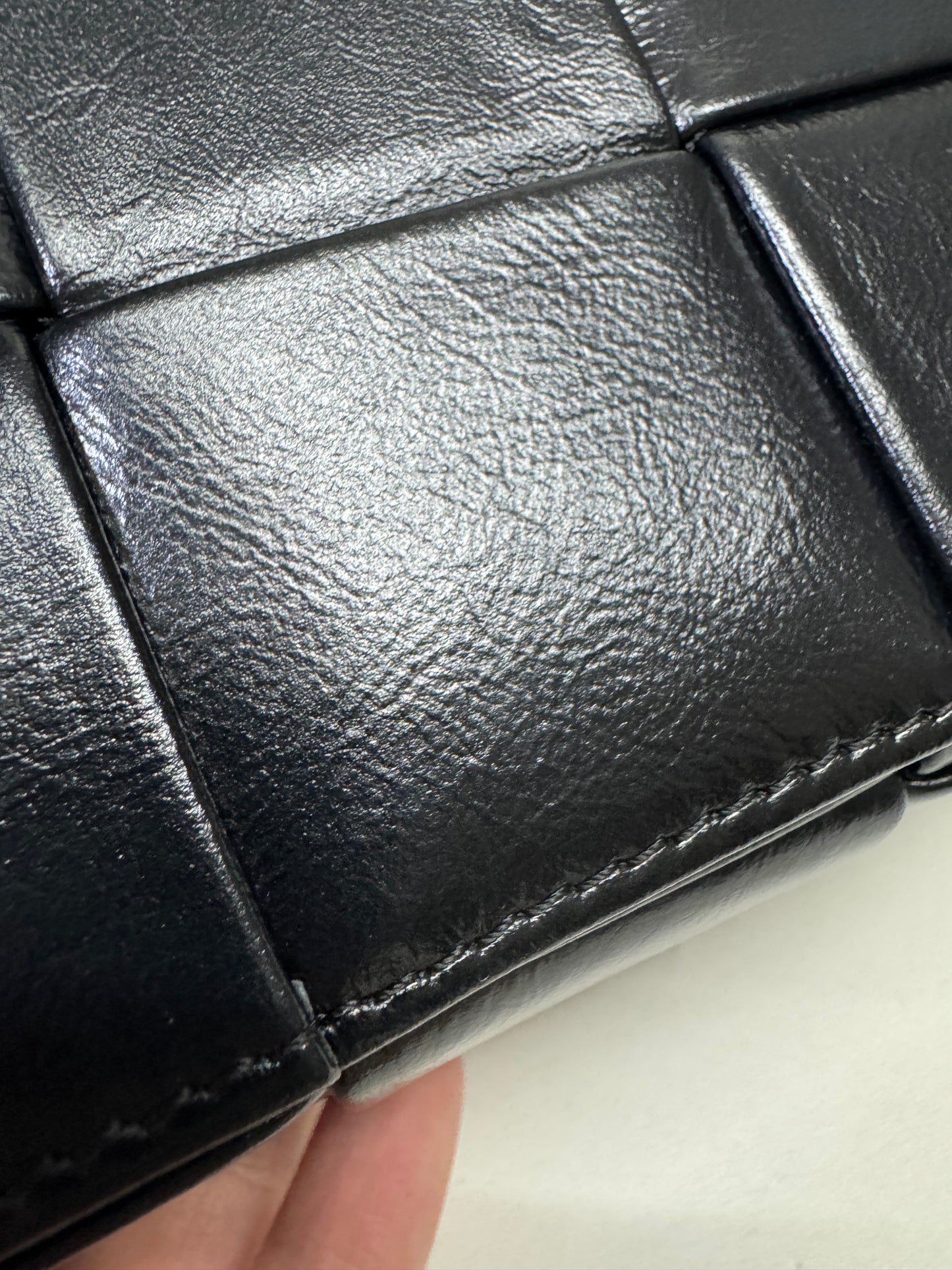 BV 8格油臘皮腰包