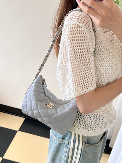 CHANEL 24P hobo 餃子包 淺灰