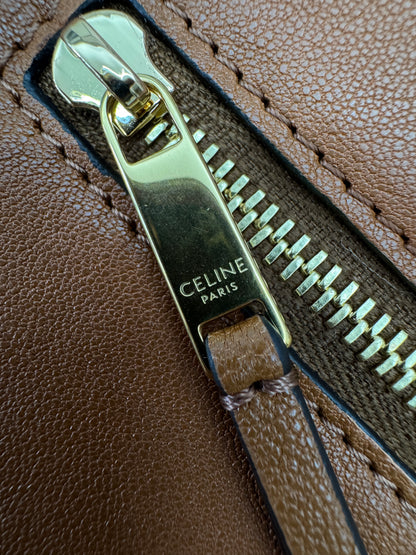 CELINE Soft Triomphe Half Moon 焦糖棕