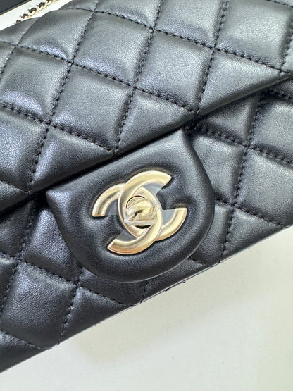 CHANEL 25K亮面淺金球 Mini CF20 Pearl Crush