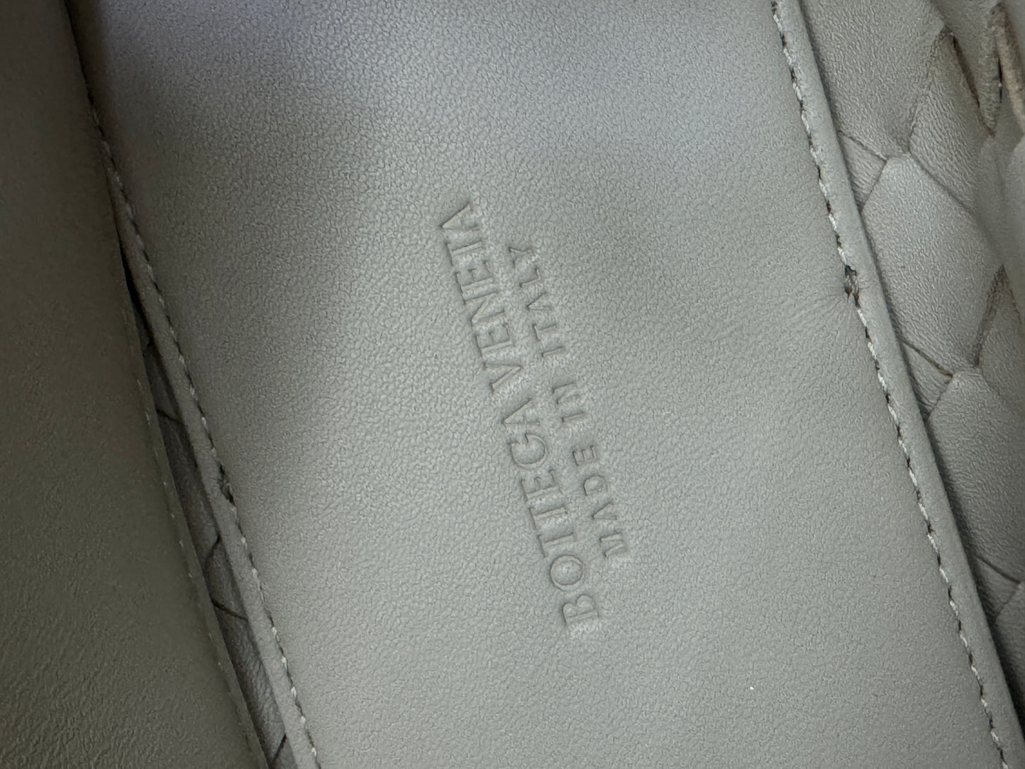 BV Andiamo Mini Ecru 淺米褐色