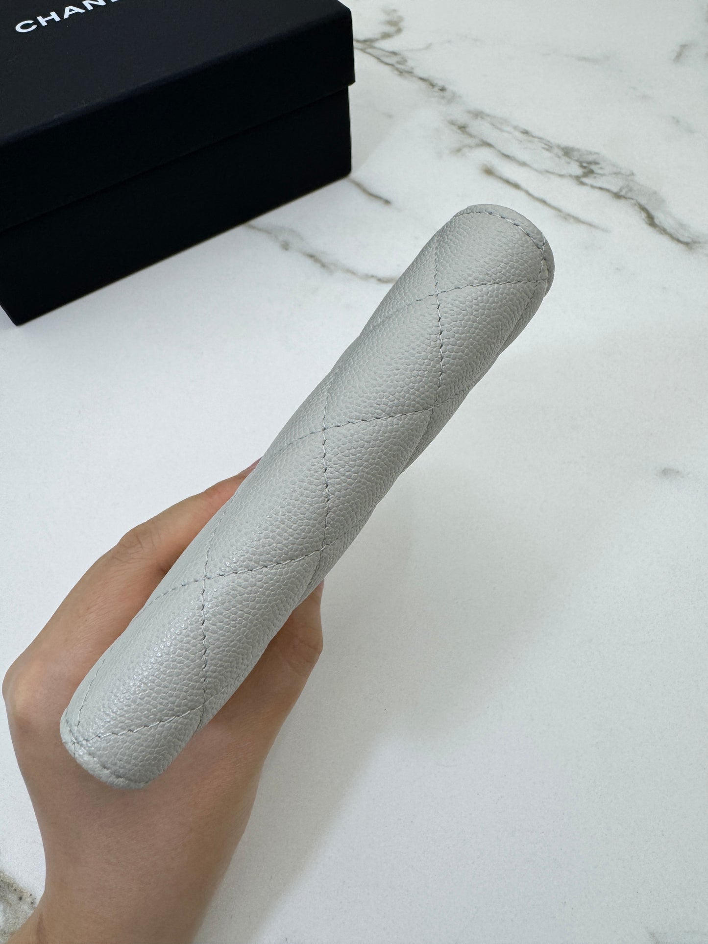 CHANEL Passport Holder 淺灰