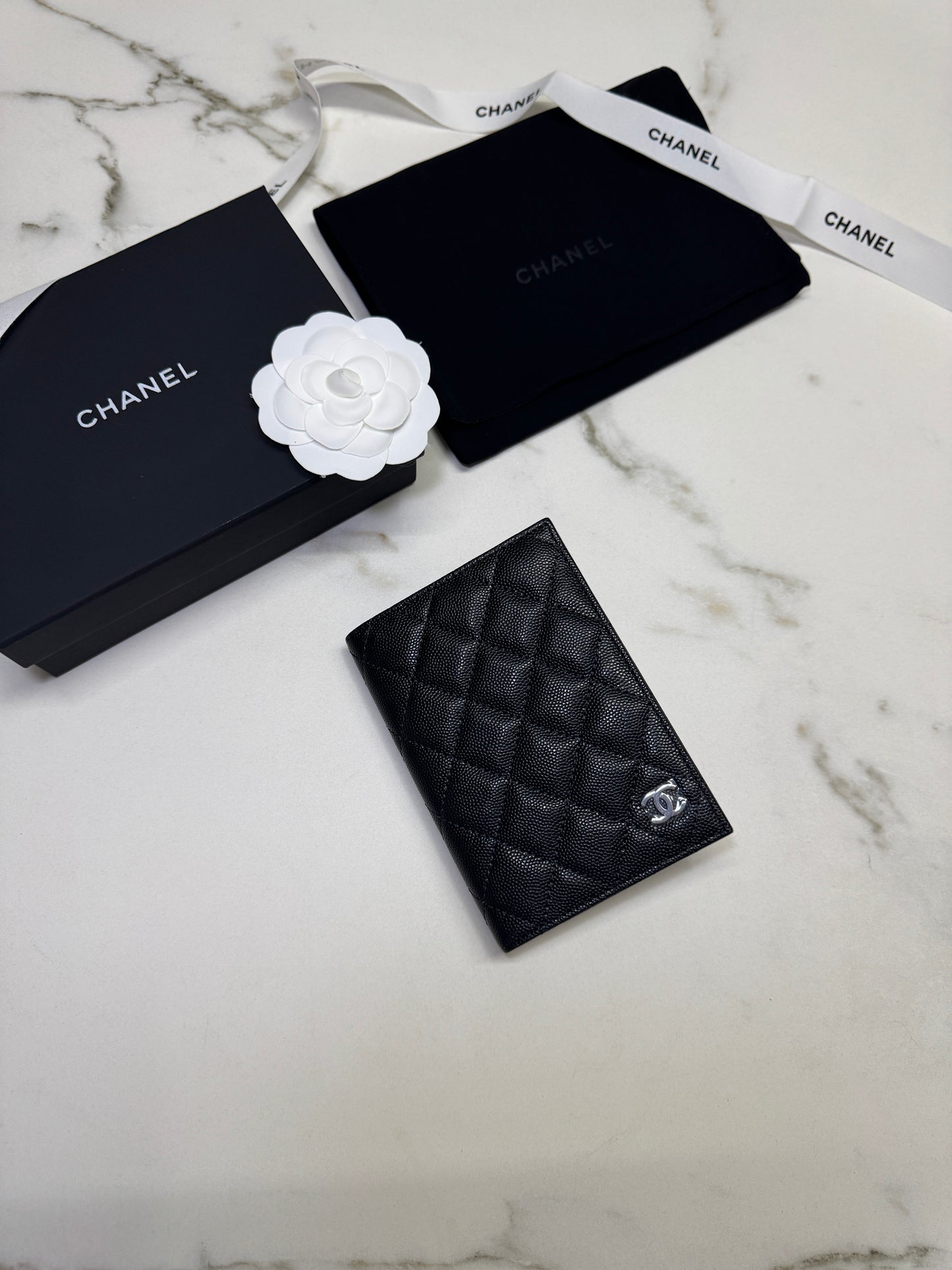 CHANEL Passport Holder 黑銀牛 Caviar