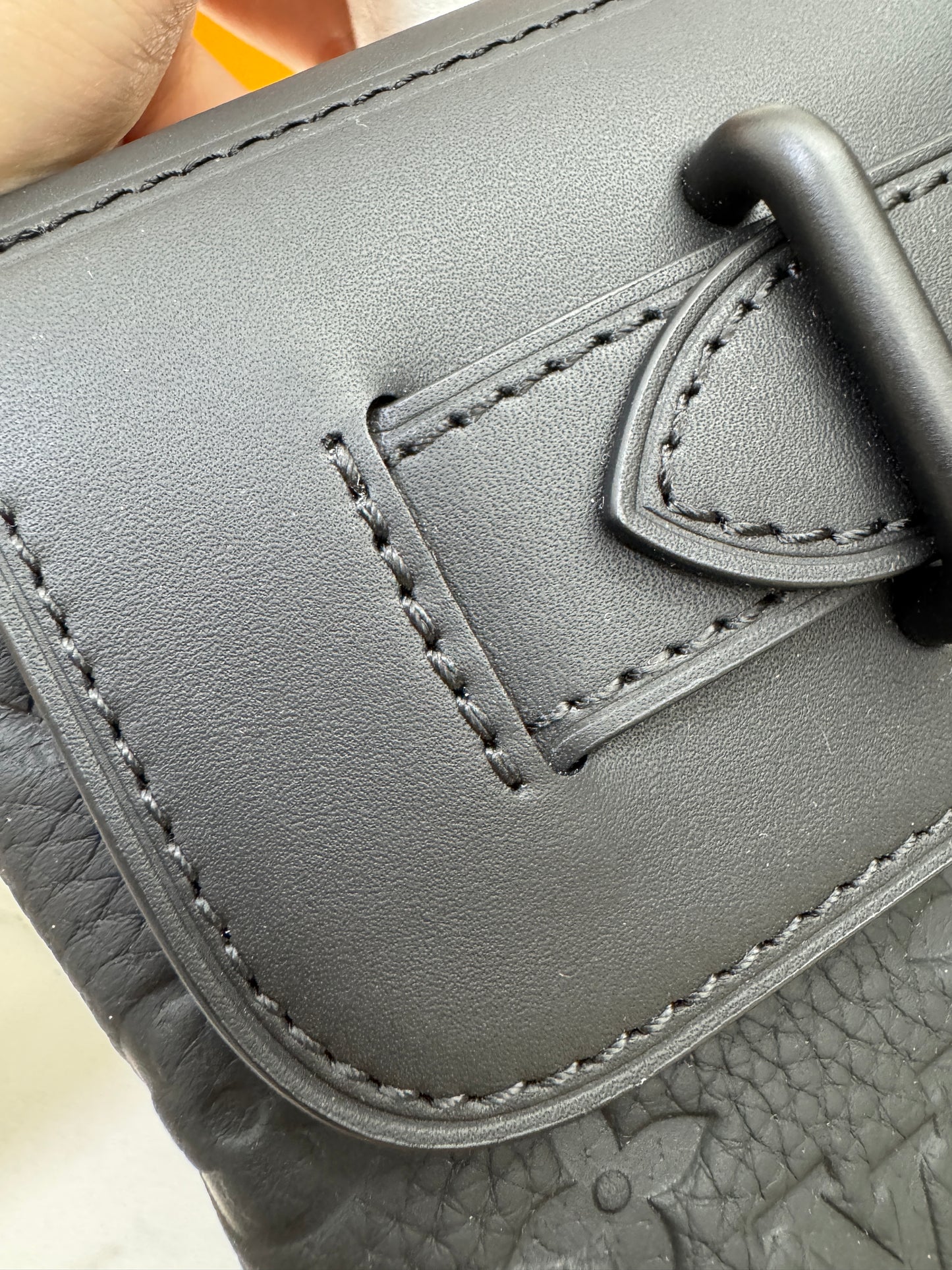LV Steamer PM Ultra Black