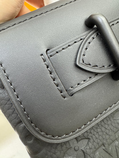 LV Steamer PM Ultra Black