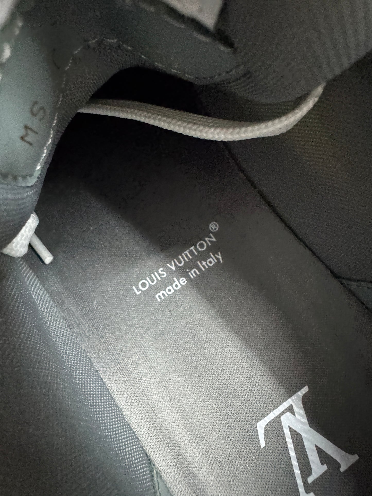 LV Trainer 25年灰牛仔