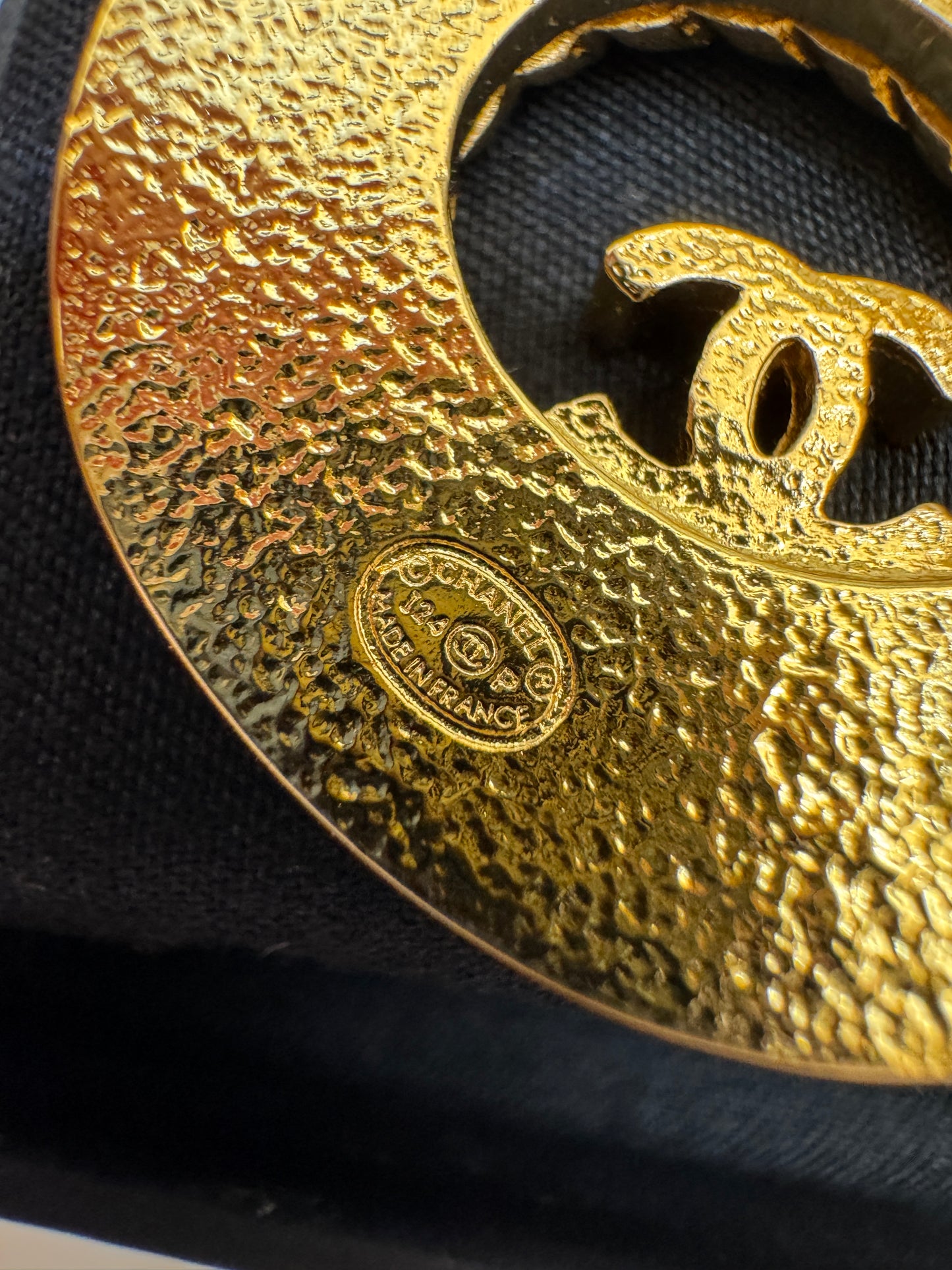 CHANEL 牛仔5號 胸針