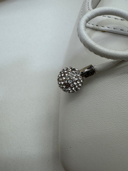 JIMMY CHOO 方頭珍珠拼鑽蝴蝶結 米白