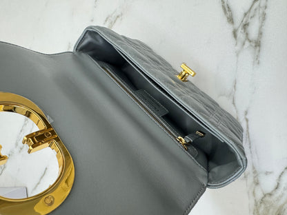 DIOR Caro Small 石灰色