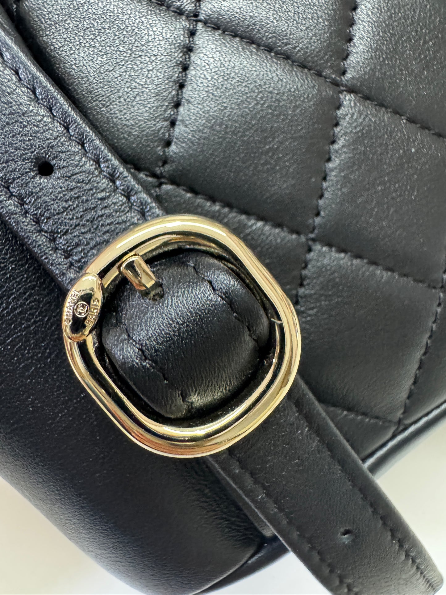 CHANEL Duma 胎牛皮 黑色 Small