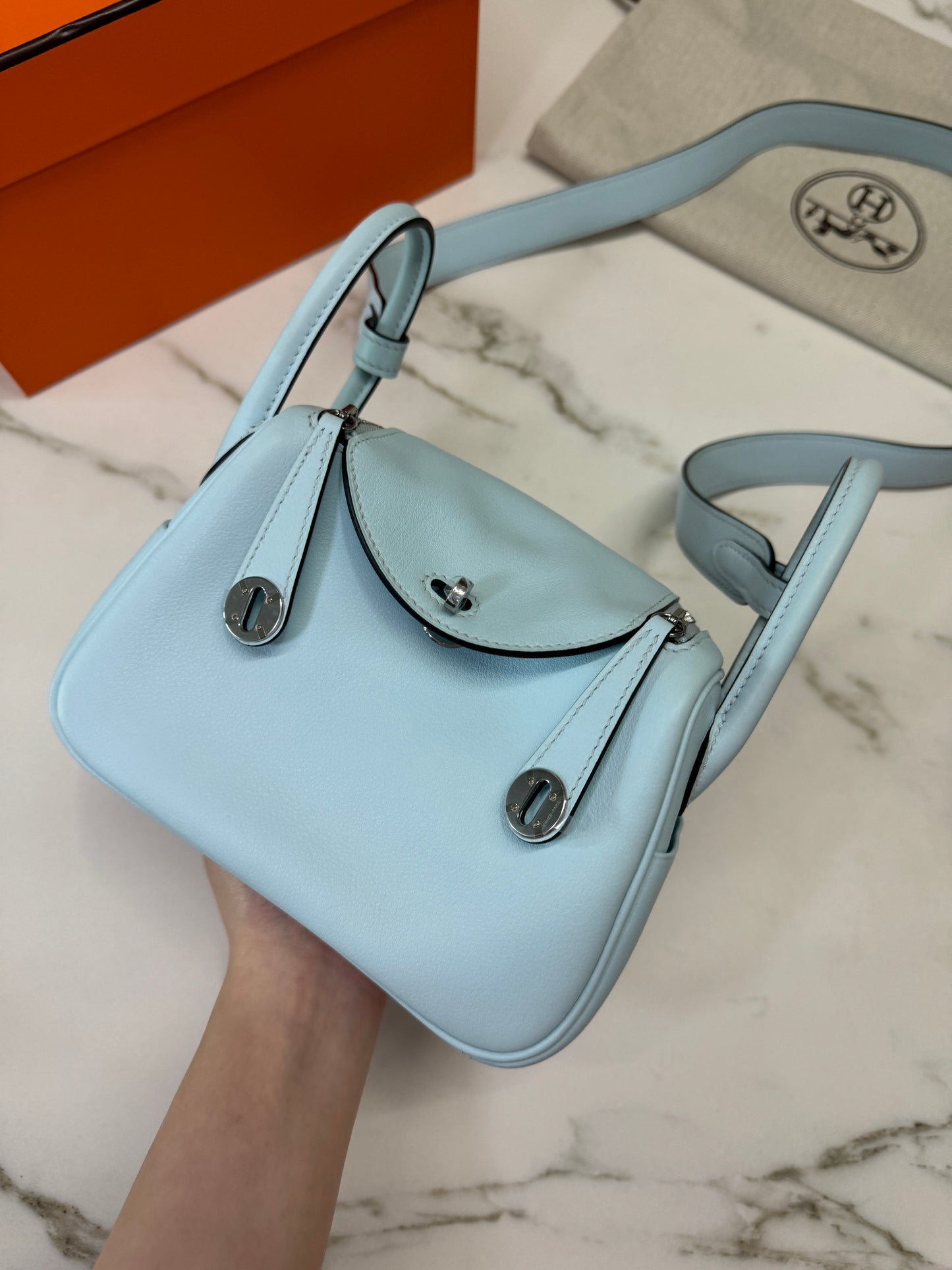 HERMES Mini Lindy 霧霾藍T0 銀扣 swift