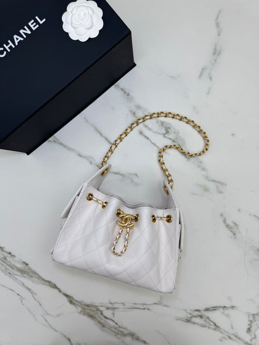 CHANEL Mini 25Bag 白色魚子醬牛皮 亮面金扣