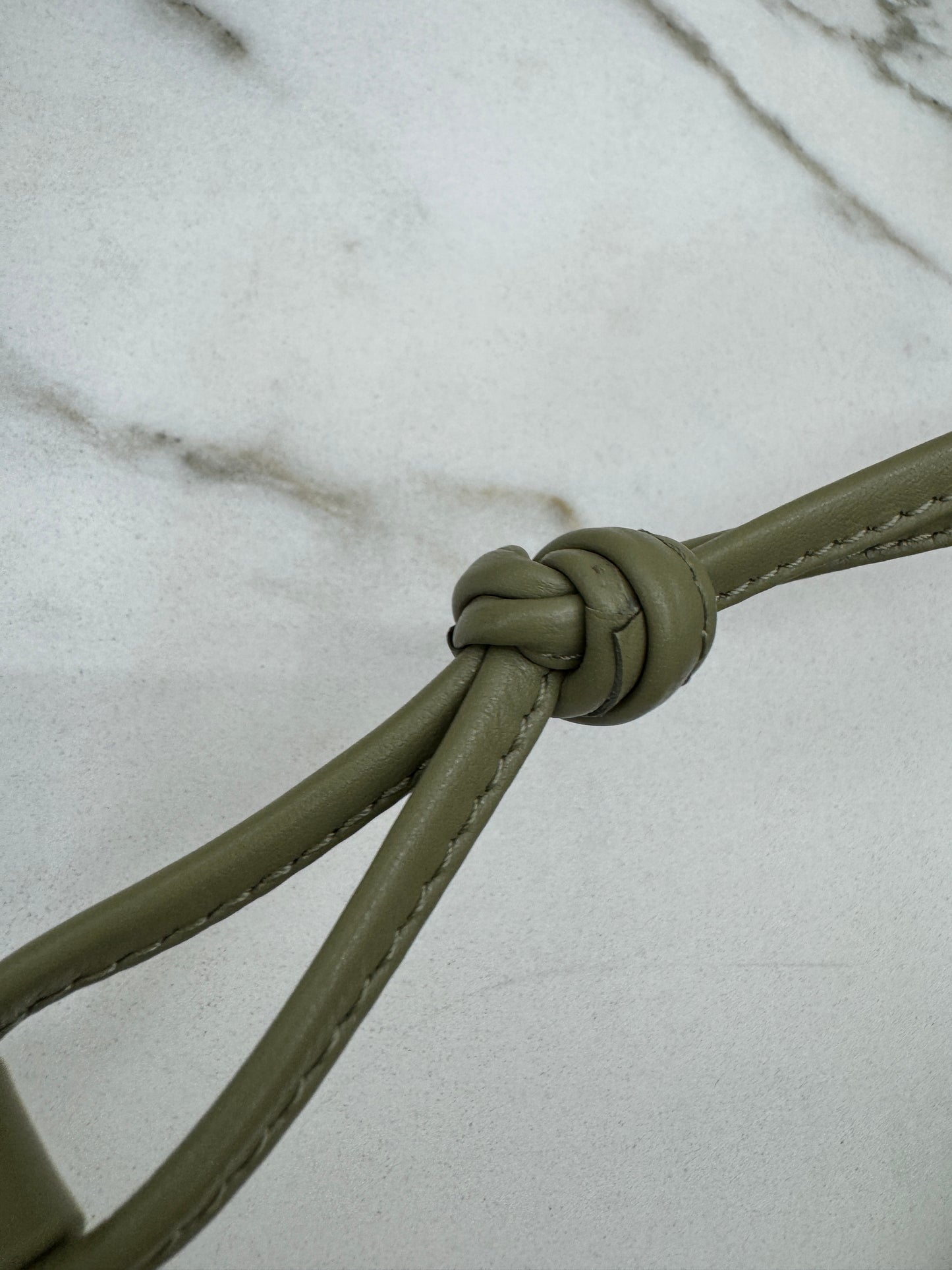 BV Dust Bag Medium 洞石綠 Travertine