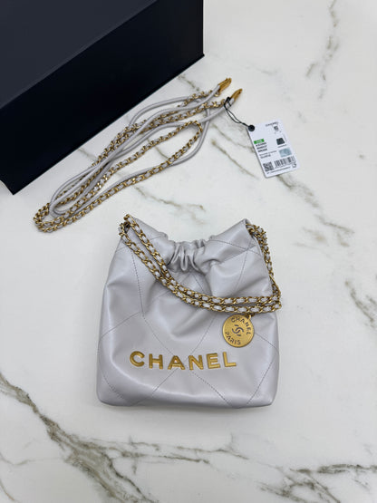 CHANEL Mini 22 Bag 25P淺灰色 新版磁吸扣