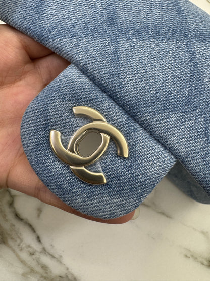 CHANEL 22B 淺藍牛仔 Mini CF20