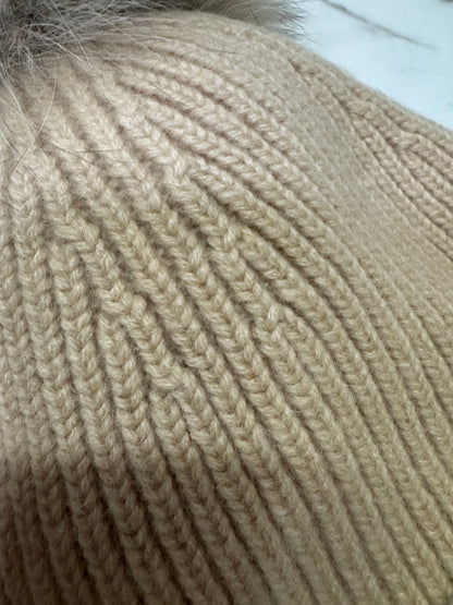 LV 狐狸毛球冷帽 奶茶色