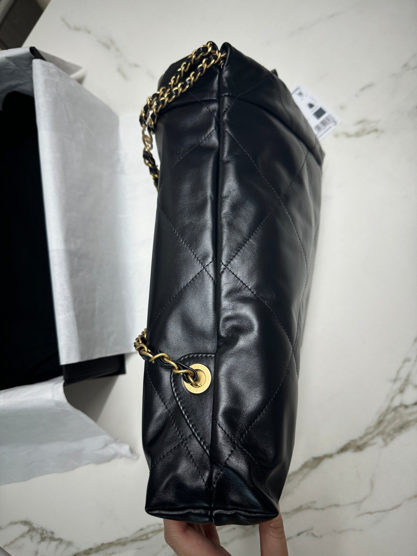 CHANEL 22 Backpack 黑金