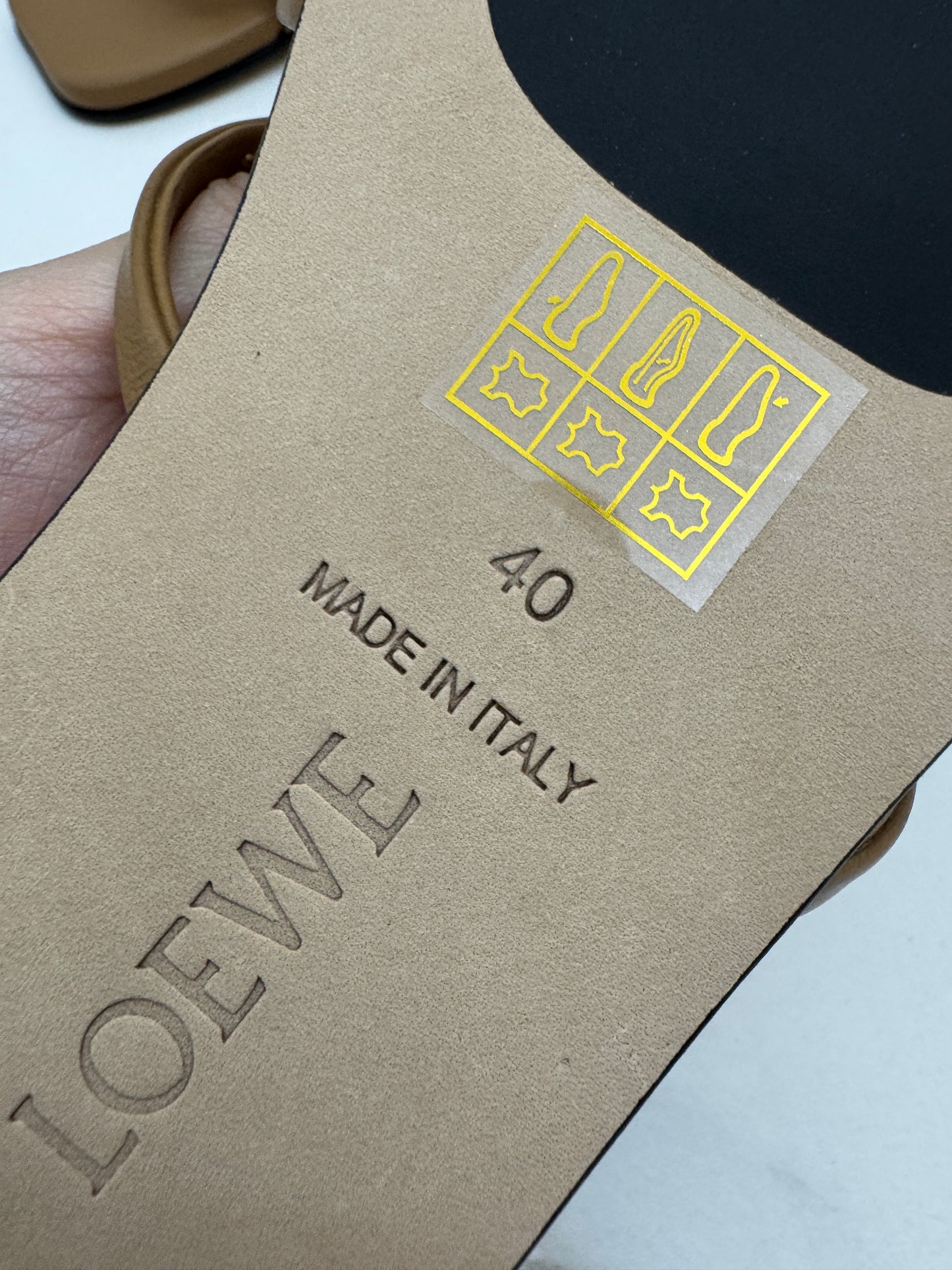LOEWE Anagram Sandals 卡其棕