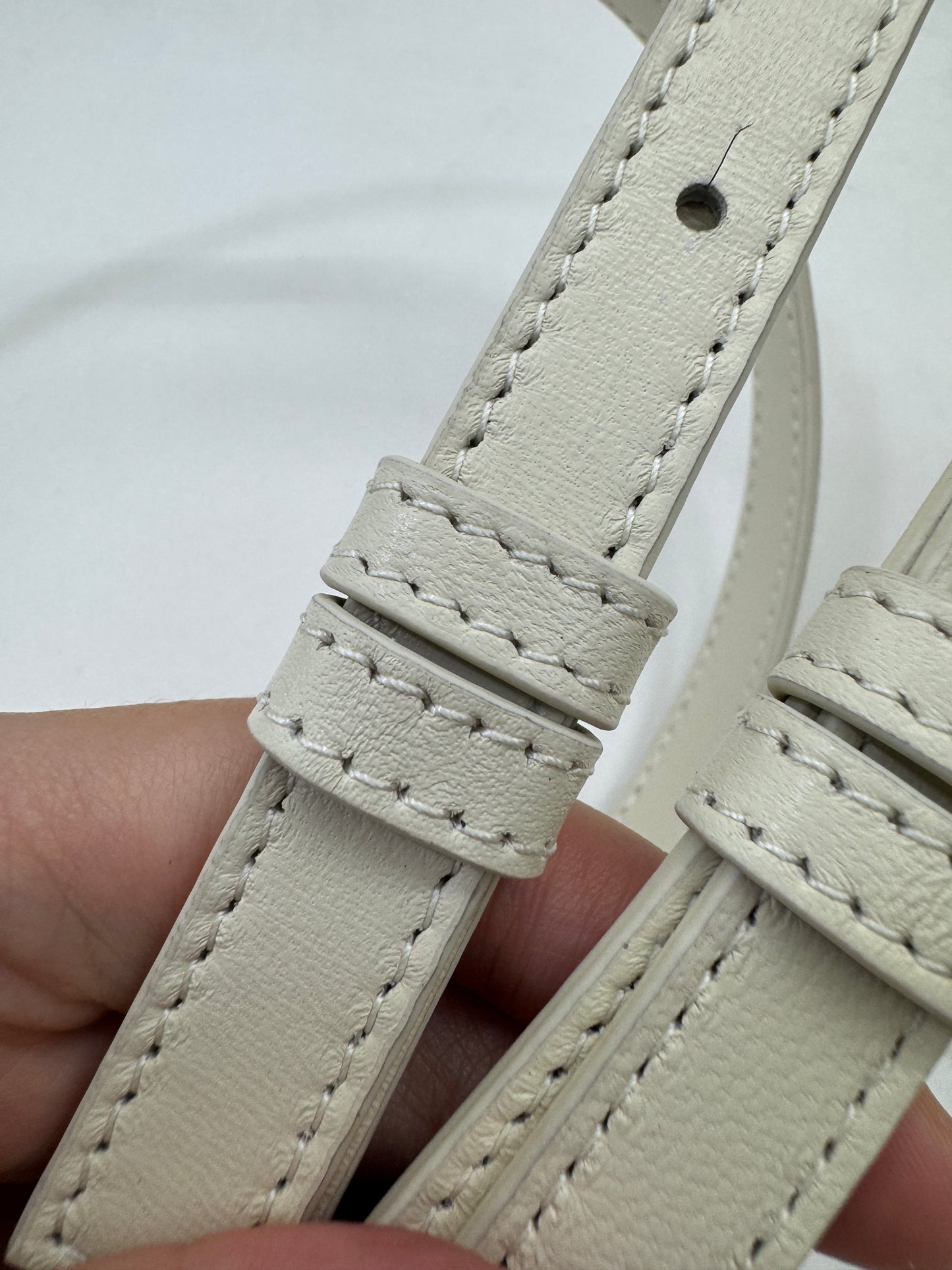 BV Parachute Small 海鹽白 Sea Salt