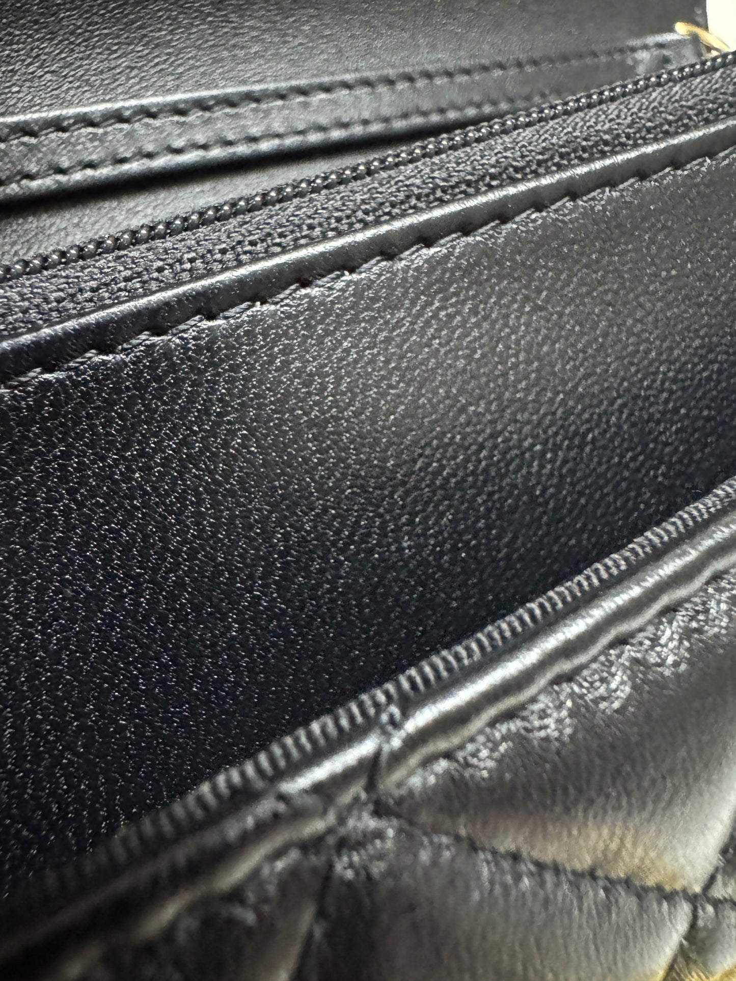 CHANEL woc 24A 琺瑯調節扣 羊皮 黑