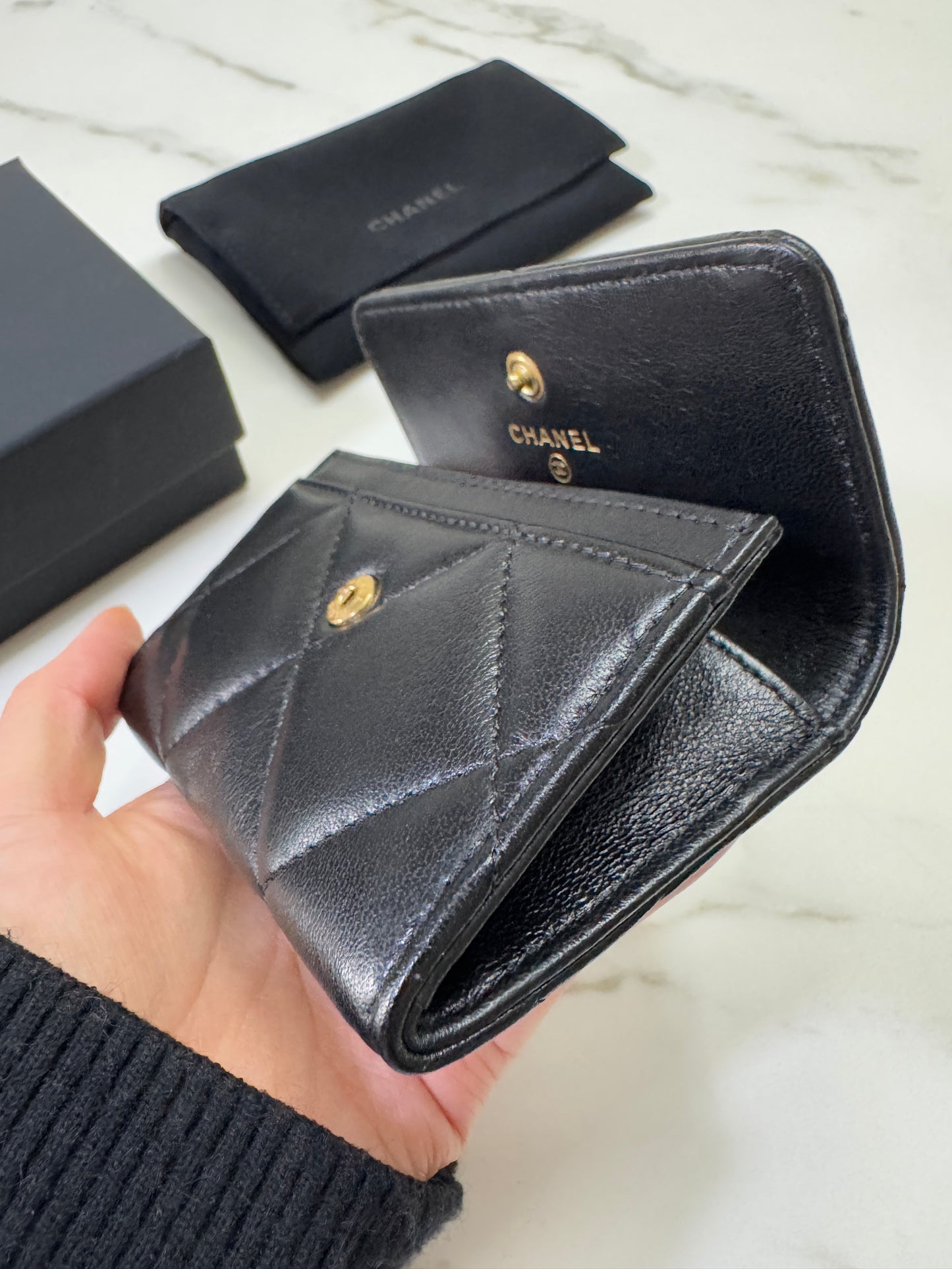 CHANEL 19 Card Holder