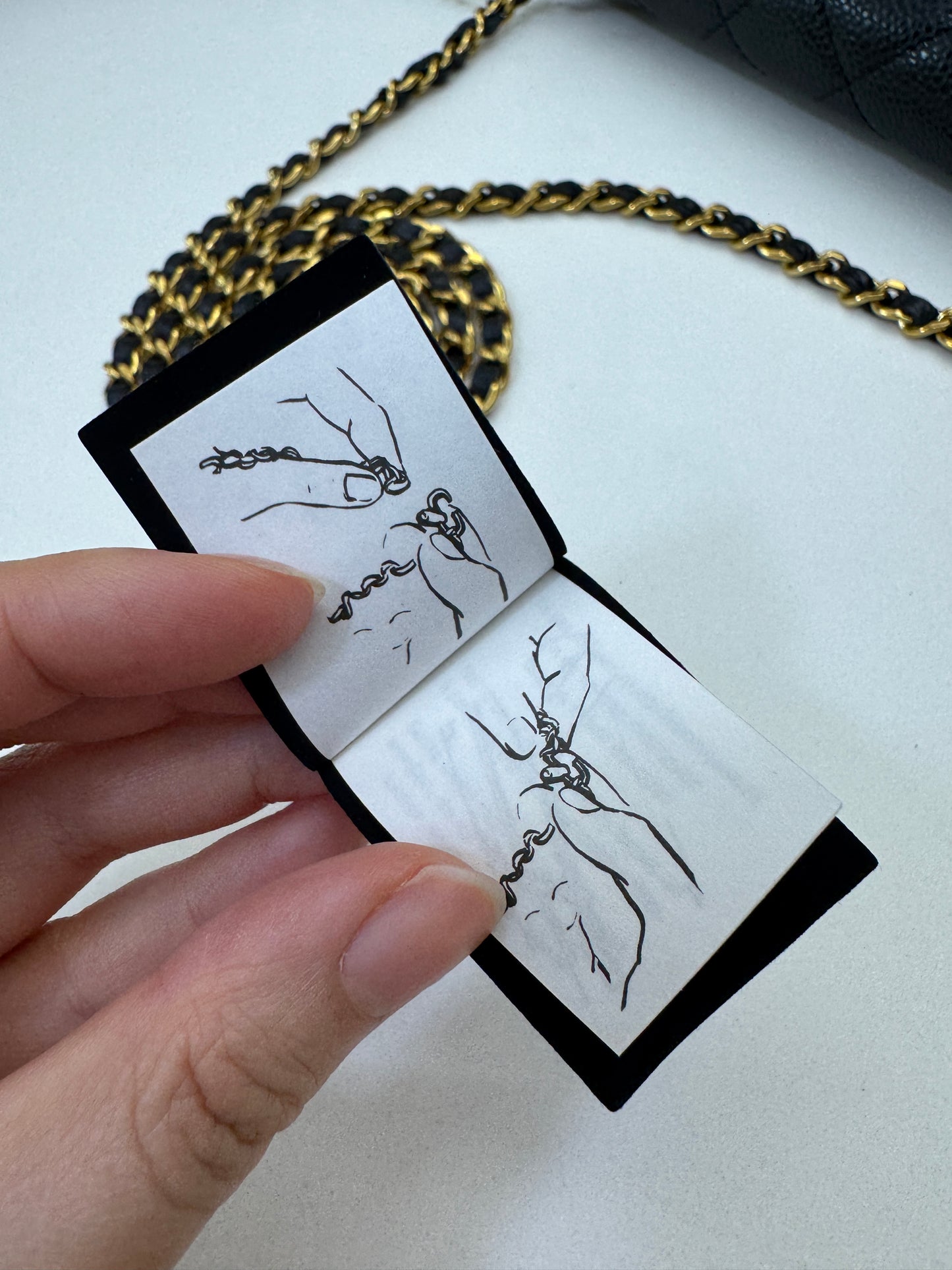 CHANEL Wallet On Chain 黑金牛 新版旋轉扣woc