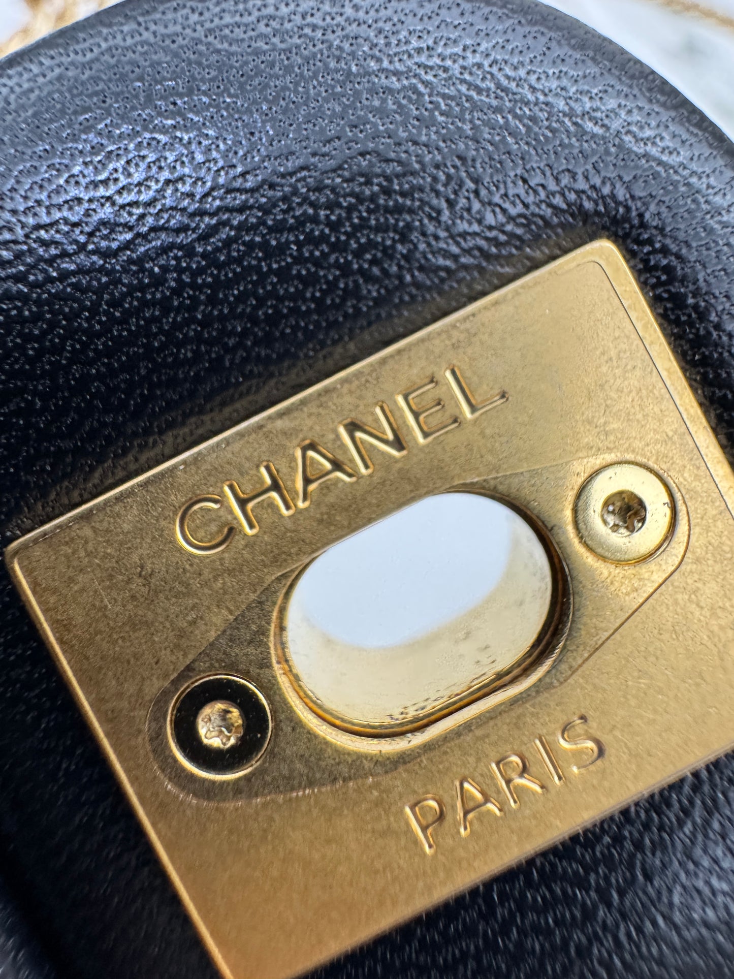 CHANEL 25P 愛心金球羊皮 黑色