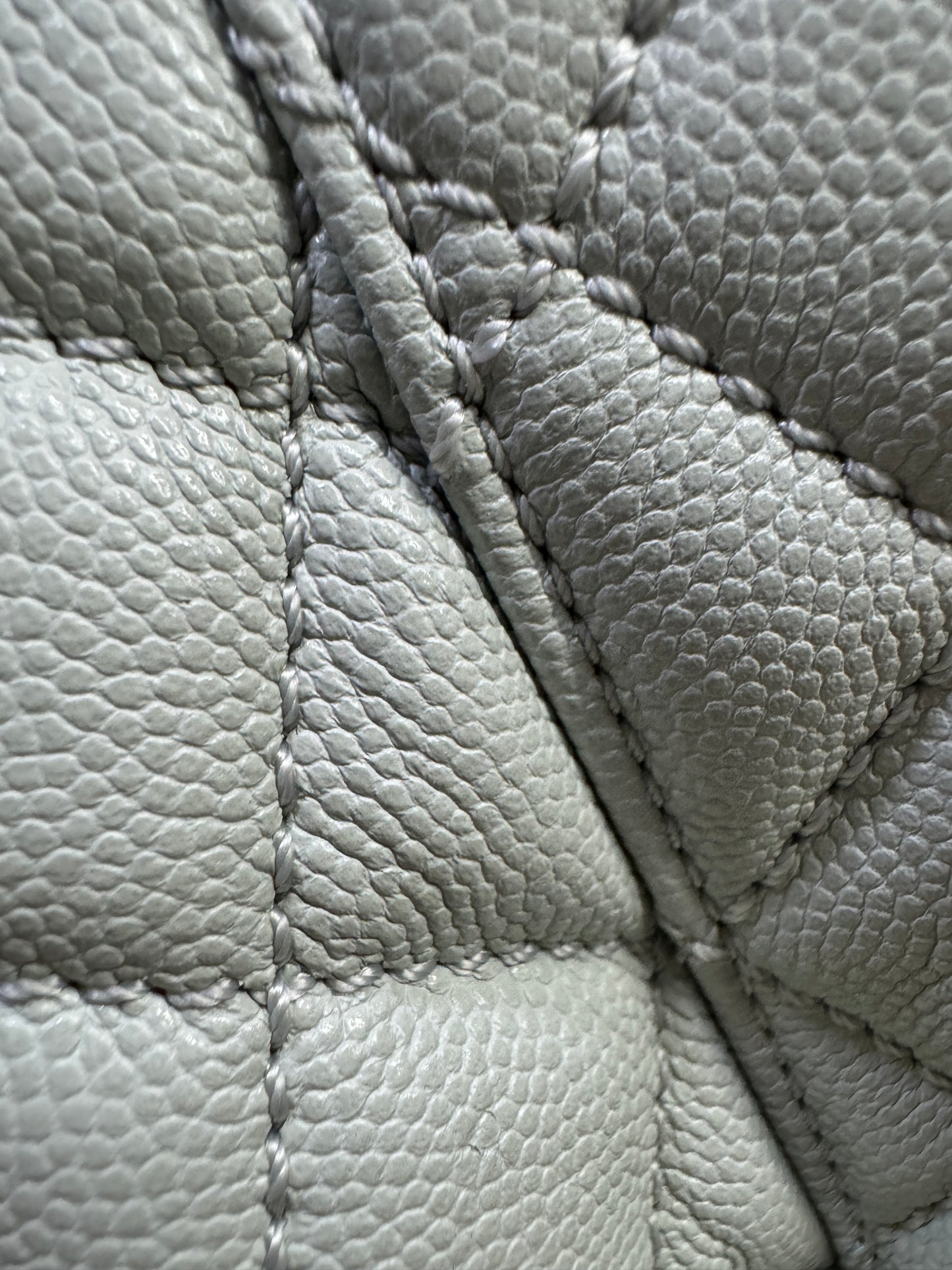 CHANEL Cocohandle 冰川藍 24P Small