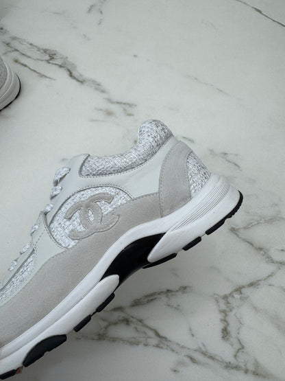 CHANEL 銀白色粗花呢Tweed Sneakers