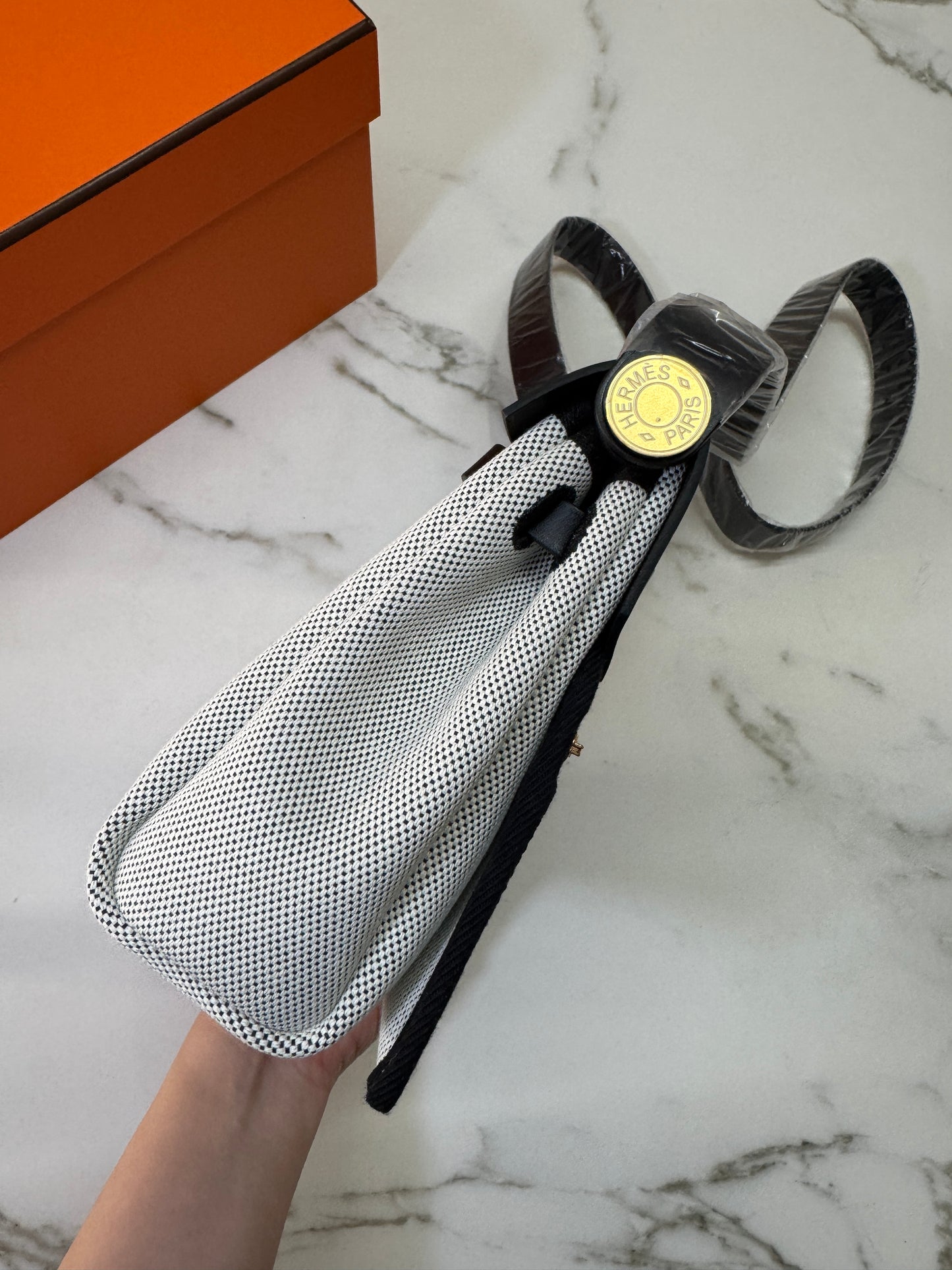 HERMES Mini Herbag 熊貓色 金扣 H Viking 帆布