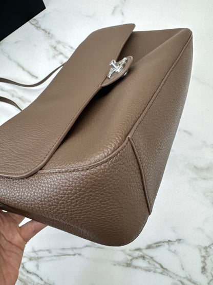 CHANEL Maxi Flap Small 32cm 大象灰/ 深卡其色 Dark Khaki