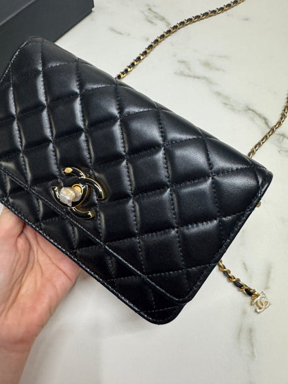 CHANEL woc 24A 琺瑯調節扣 羊皮 黑