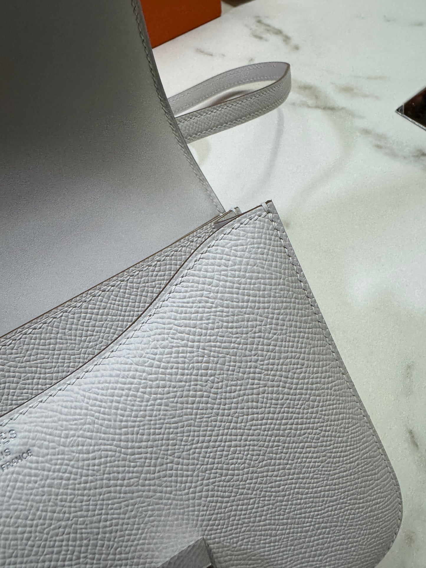 HERMES Mini Constance 奶灰色銀扣 Epsom M4 Gris Pale PHW