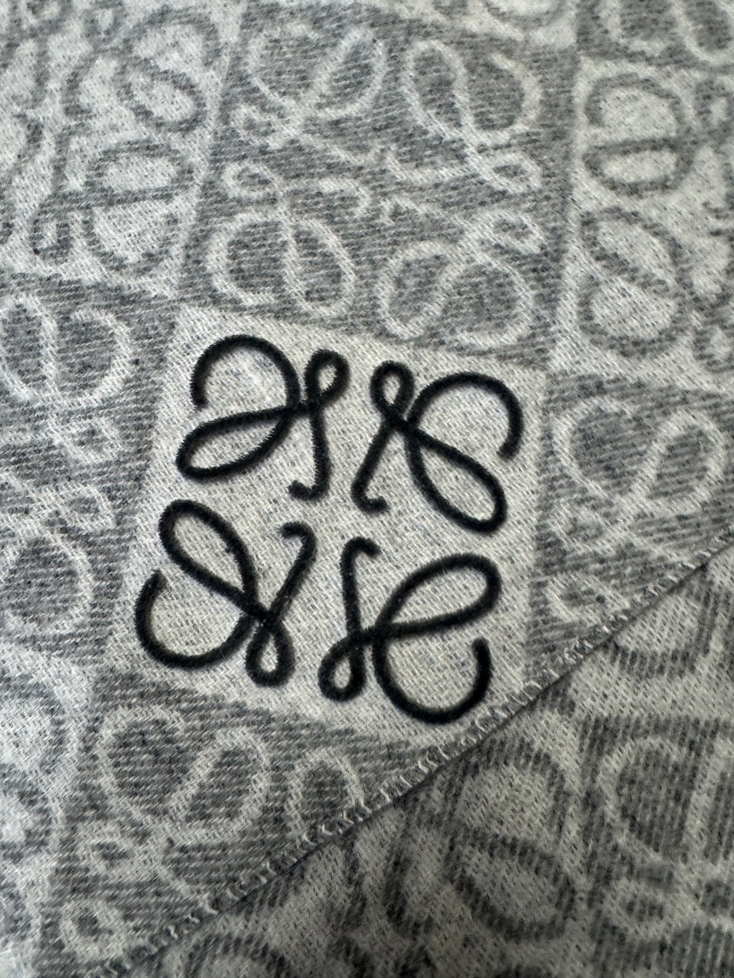 LOEWE Scarf 淺灰 3D Logo 180cm