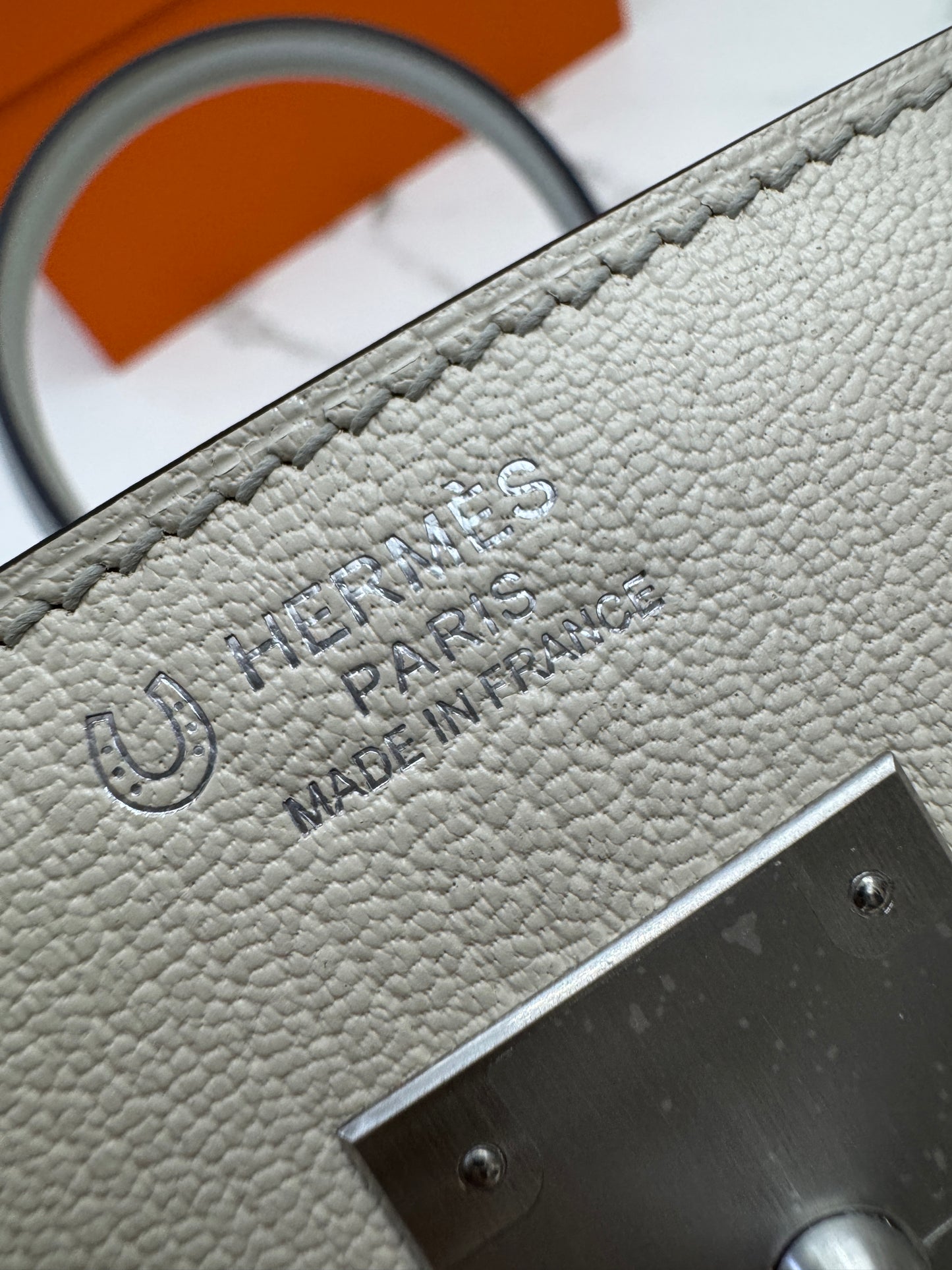 HERMES Birkin 30 SO 珍珠灰拼奶昔白山羊皮 拉絲銀扣 Chevre Mysore Gris Pearl x Craie