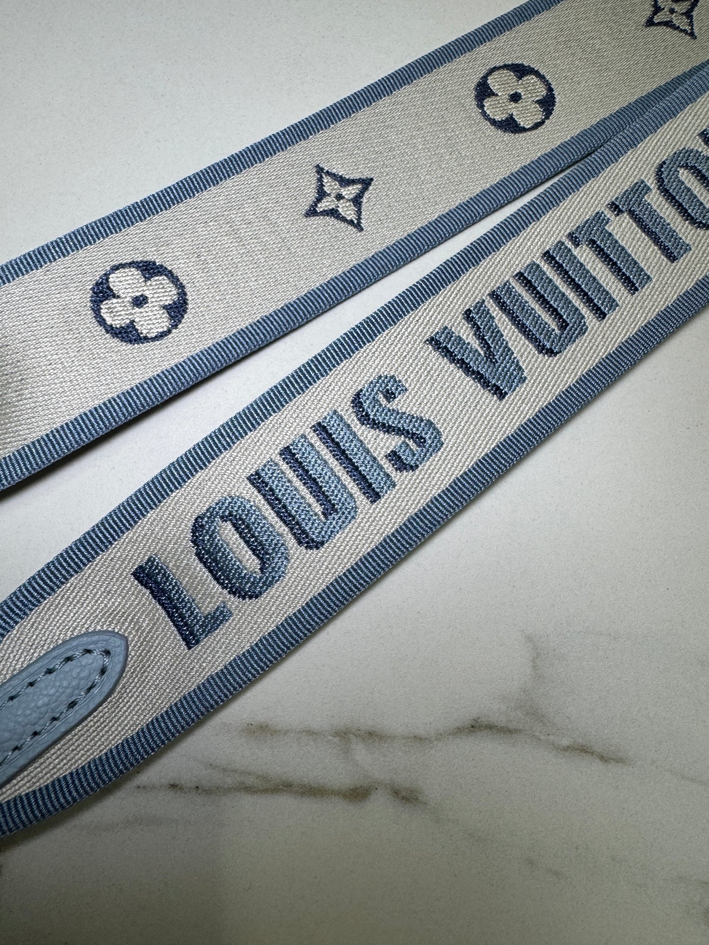 LV Diane 全皮粉藍 Baby Blue