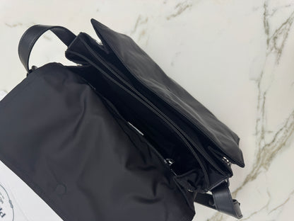 PRADA Cini 郵差包黑色 Medium