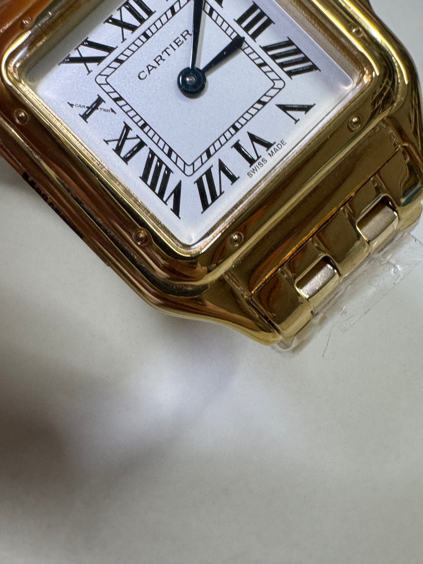 CARTIER Panthere 獵豹 金色 中號 石英