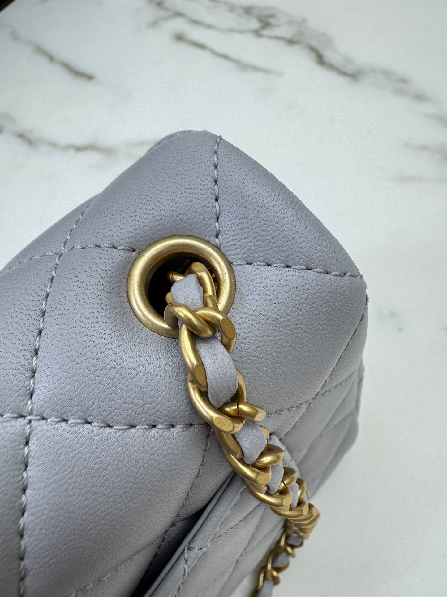 CHANEL Mini CF20 金球 淺灰色