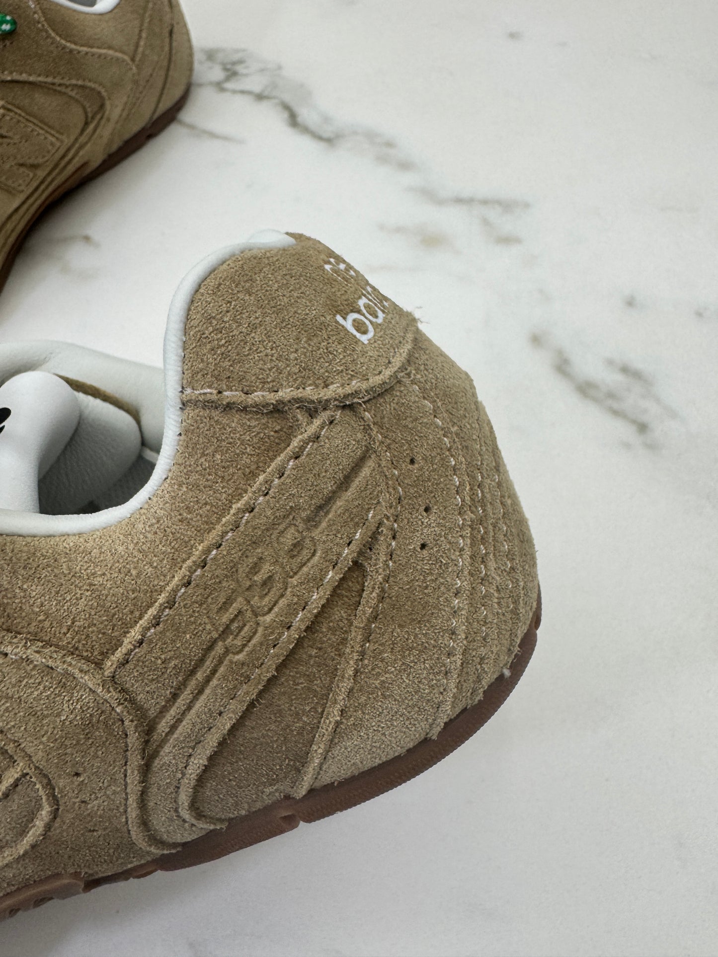 MIU MIU X NB 530 卡其淺棕色運動鞋