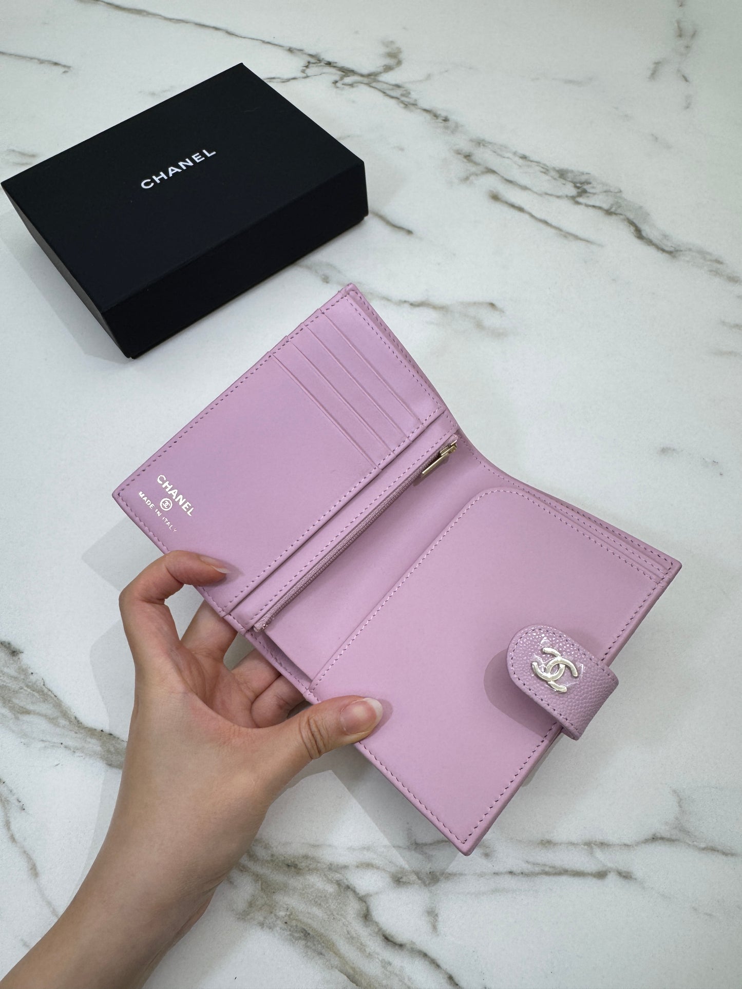 CHANEL Passport Holder 粉紅色淺金扣