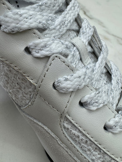 CHANEL 銀白色粗花呢Tweed Sneakers