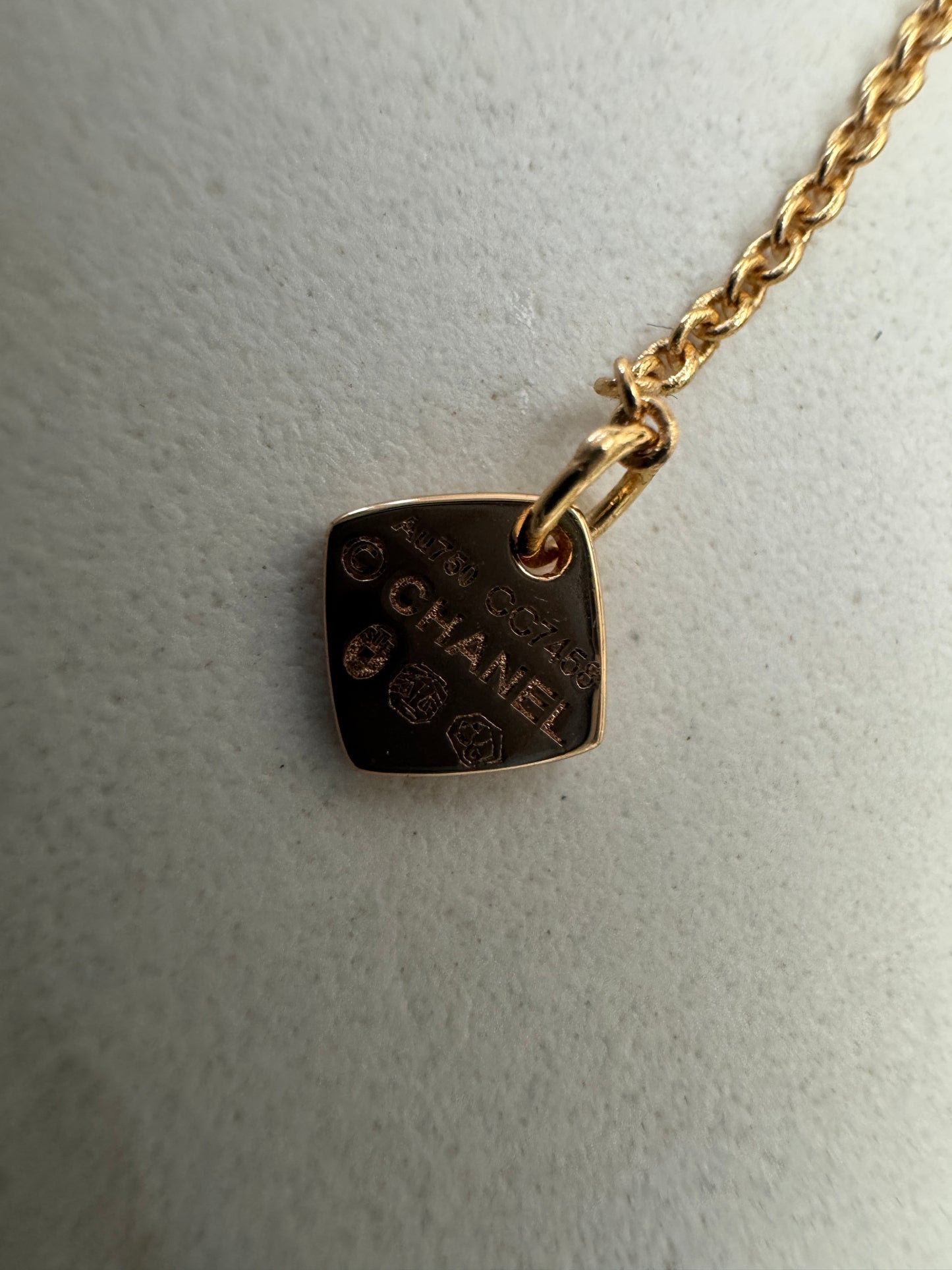 CHANEL Coco Crush 滿月項鏈