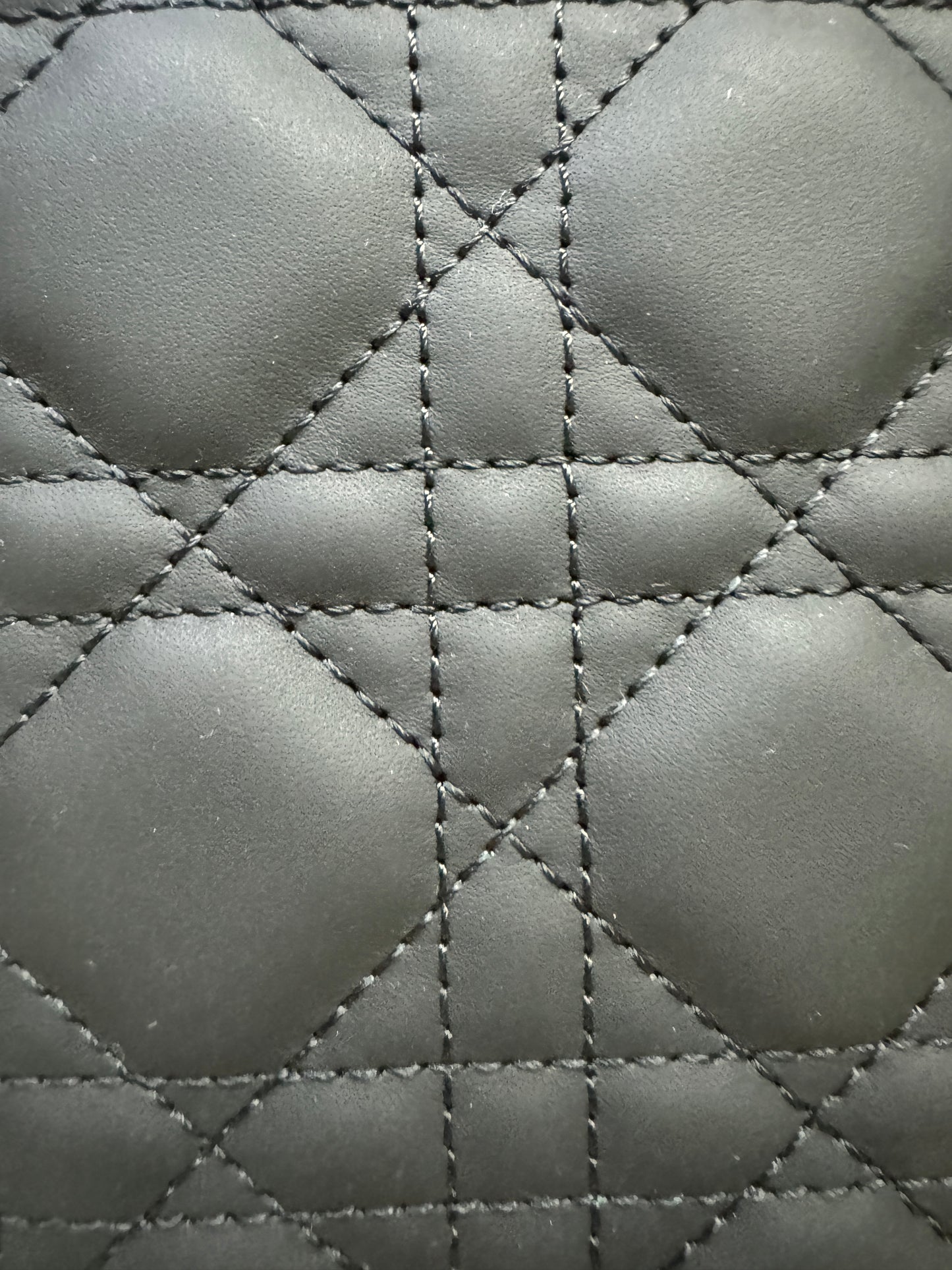 DIOR Lady 4格 磨砂黑 Small