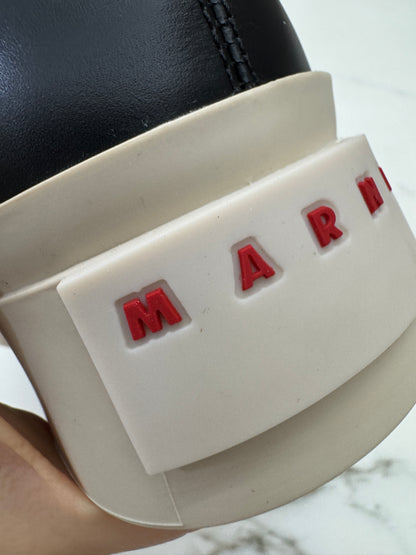 MARNI 大頭瑪麗珍 黑色皮款